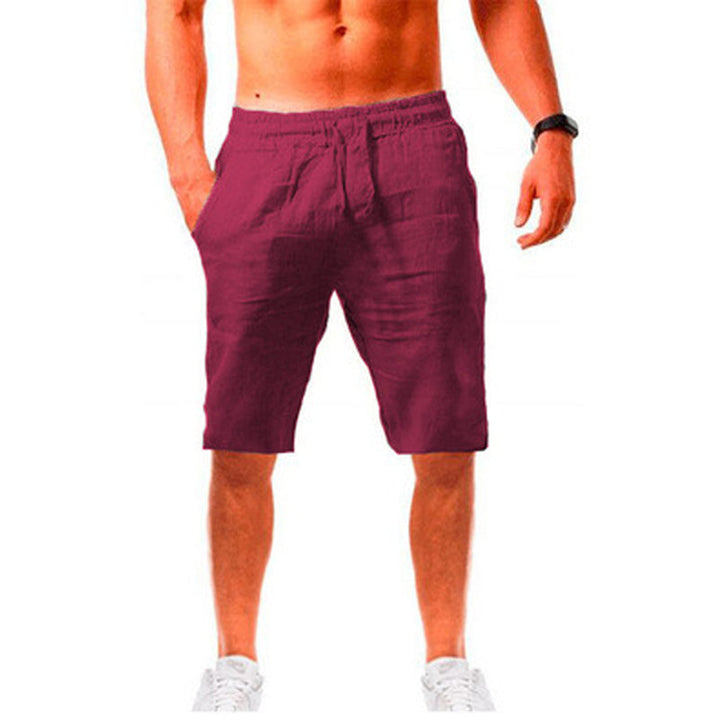 Trendig herrshorts i mjuk bomull, färger vit, khaki, mellanmörk blå. Avslappnad passform, fempunktsnitt, midjeskärning.