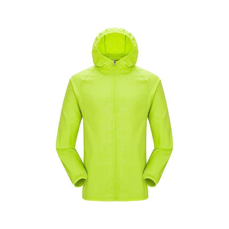 Ultralätt unisex vattentät vindjacka i sportig stil med justerbar fåll, idealisk för olika väder och aktiviteter.