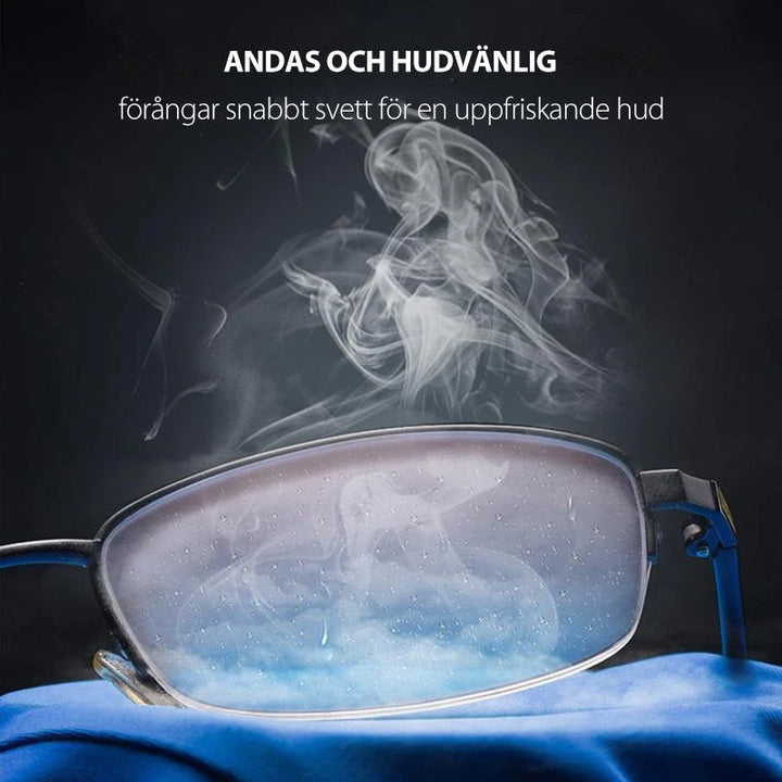 Ultralätt unisex vattentät vindjacka i sportig stil med justerbar fåll, idealisk för olika väder och aktiviteter.
