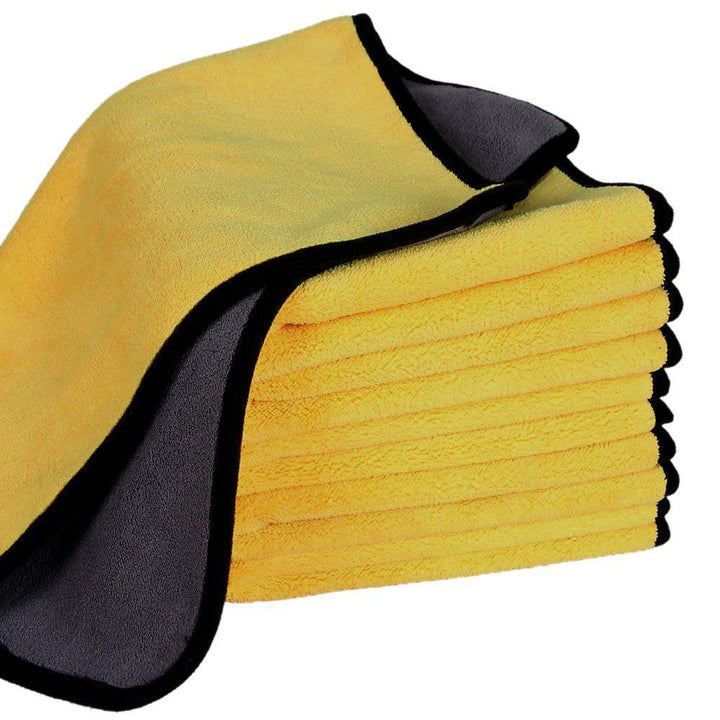 "Ultraplysch bilpoleringsduk, dubbelsidig mikrofiber, mjuk och absorberande, repfri finish för bilens ytor."