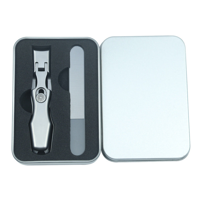 "Ultraskarp nagelklippare i rostfritt stål med modern design, effektiv för tjocka naglar, svart och silverfärg, 9x1.6 cm."