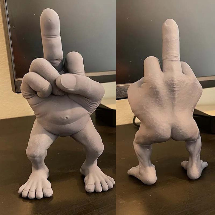 "Unik blå/grå långfingerfigur i harts, perfekt som humoristisk dekoration för skrivbord eller bokhylla."