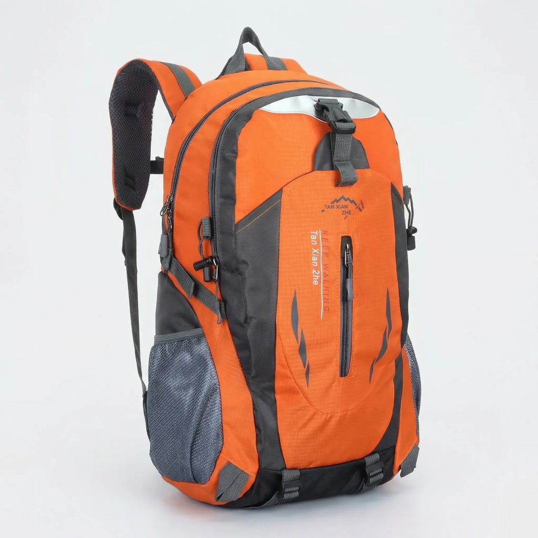 Ergonomisk baksida av Sean 50L vandringsryggsäck, justerbar för optimal komfort på långa trekkingturer.