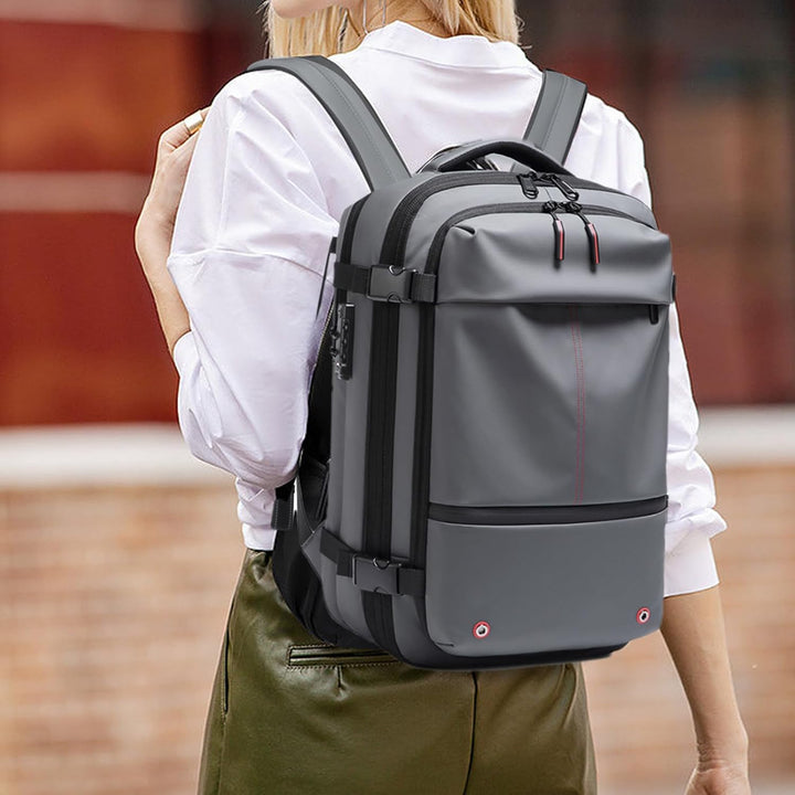 Packa smart med denna 60L vattentäta expanderbara reseryggsäck. Kompression och laptopfack för allt du behöver.