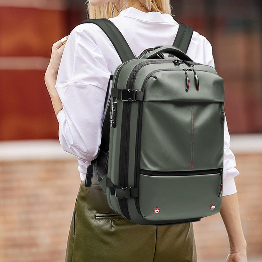 Expanderbar 60L ryggsäck Trivora med smart kompression och vattentätt material. Perfekt för din resepackning.