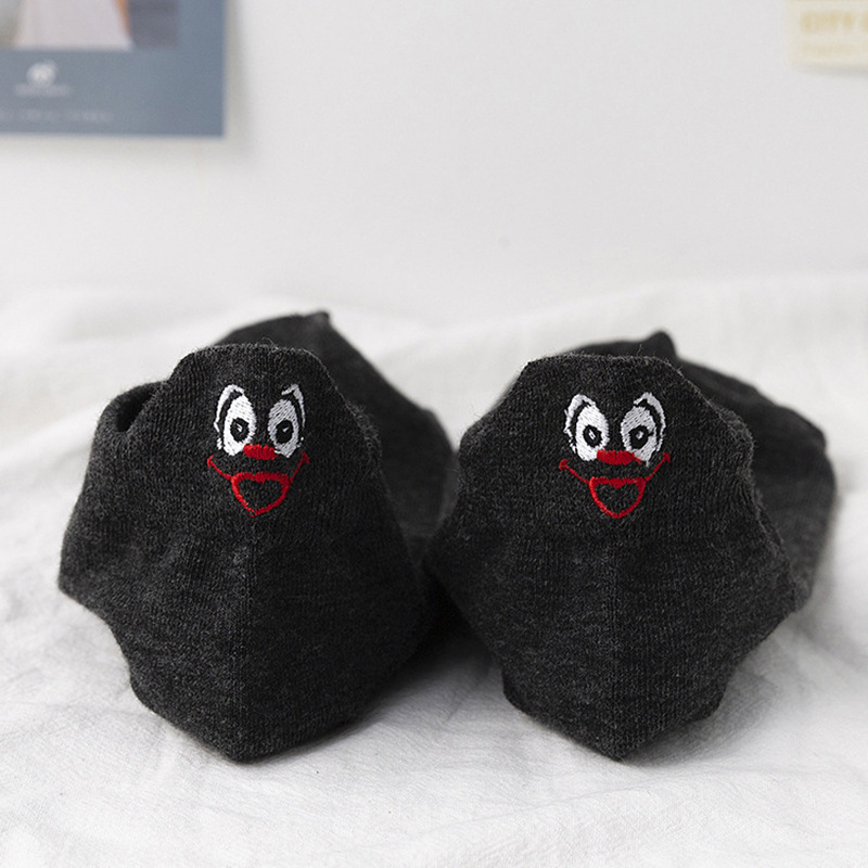 "Unisex broderade crew strumpor, japansk stil med smiley-mönster, mångsidig och elegant design, för alla årstider."