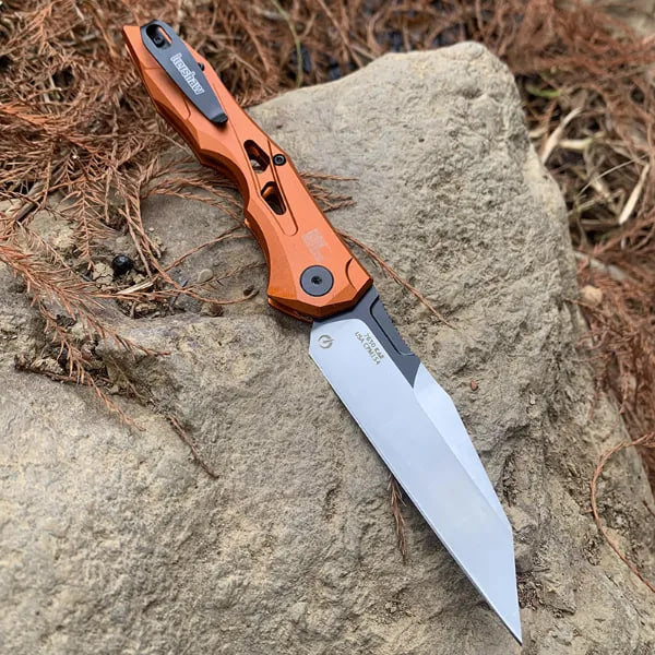 Mångsidigt fällbart multiverktyg för alla äventyr. Med kniv & snabböppning. Perfekt för utomhus & EDC.