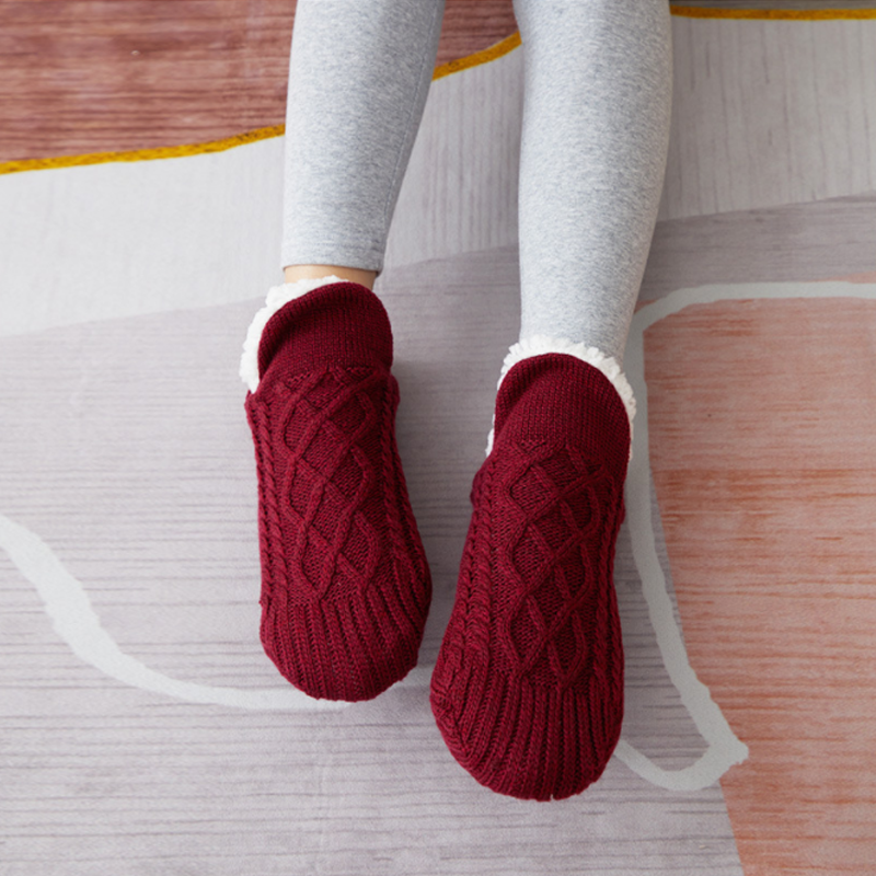 "Unisex fluffiga tofflor strumpor med halkfri silikon, mjuka akrylfiber, flera färger, storlek 35-45, värme och stil."