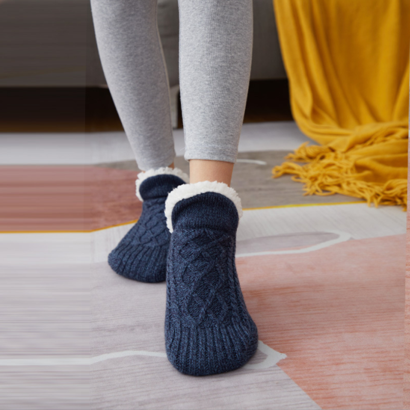 "Unisex fluffiga tofflor strumpor med halkfri silikon, mjuka akrylfiber, flera färger, storlek 35-45, värme och stil."