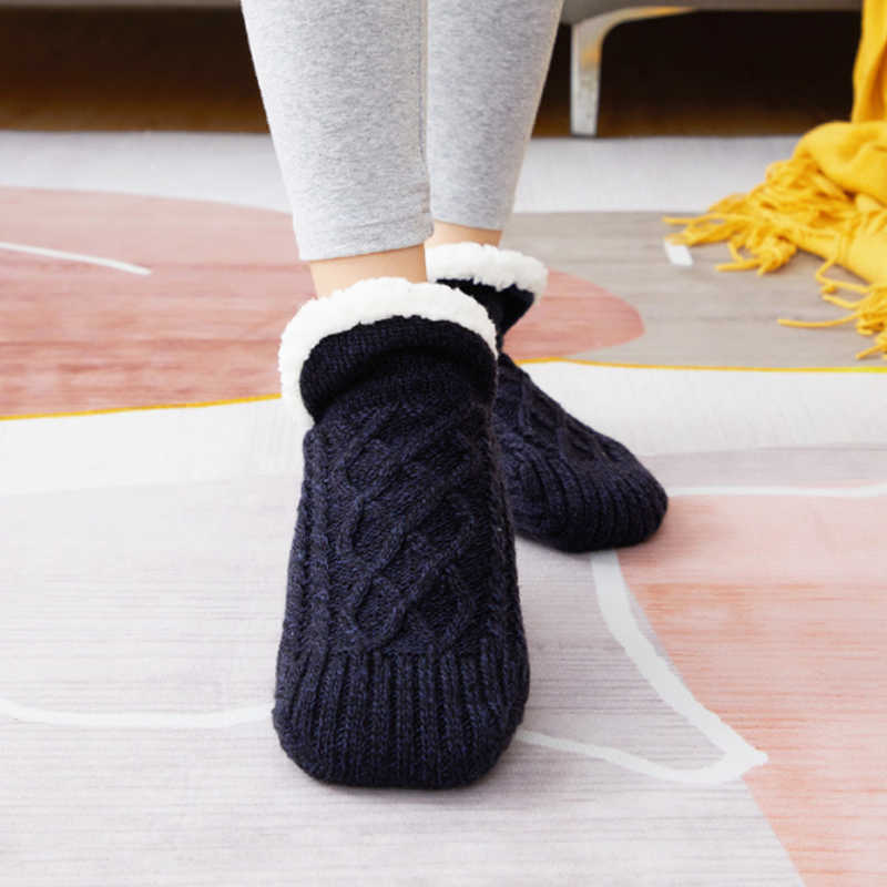"Unisex fluffiga tofflor strumpor med halkfri silikon, mjuka akrylfiber, flera färger, storlek 35-45, värme och stil."