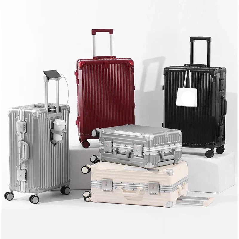 Unisex hård resväska med robust aluminiumram och TSA-lås, perfekt för säker semester- och affärsresa.
