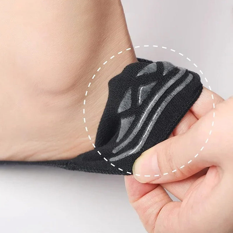 "Unisex halkfria osynliga strumpor i bomull, flera färger, sömlös design mot vit bakgrund."