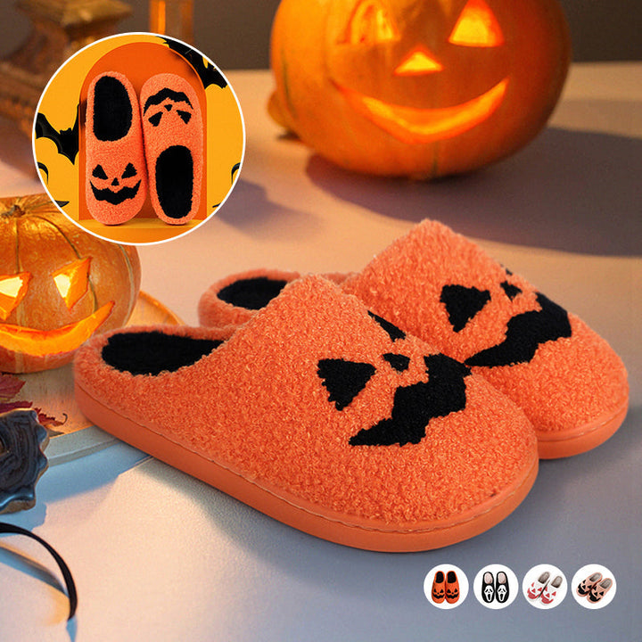 Unisex Halloween-tofflor i plysch med pumpa- och spökdesign, mysiga slip-in skor, perfekt för festlig höstkomfort.