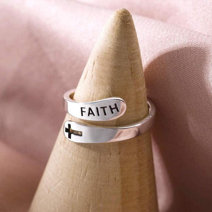 "Unisex justerbar silverring med ihålig korsdesign, elegant och enkel, kompatibel med alla fingrar och stilfull för alla."