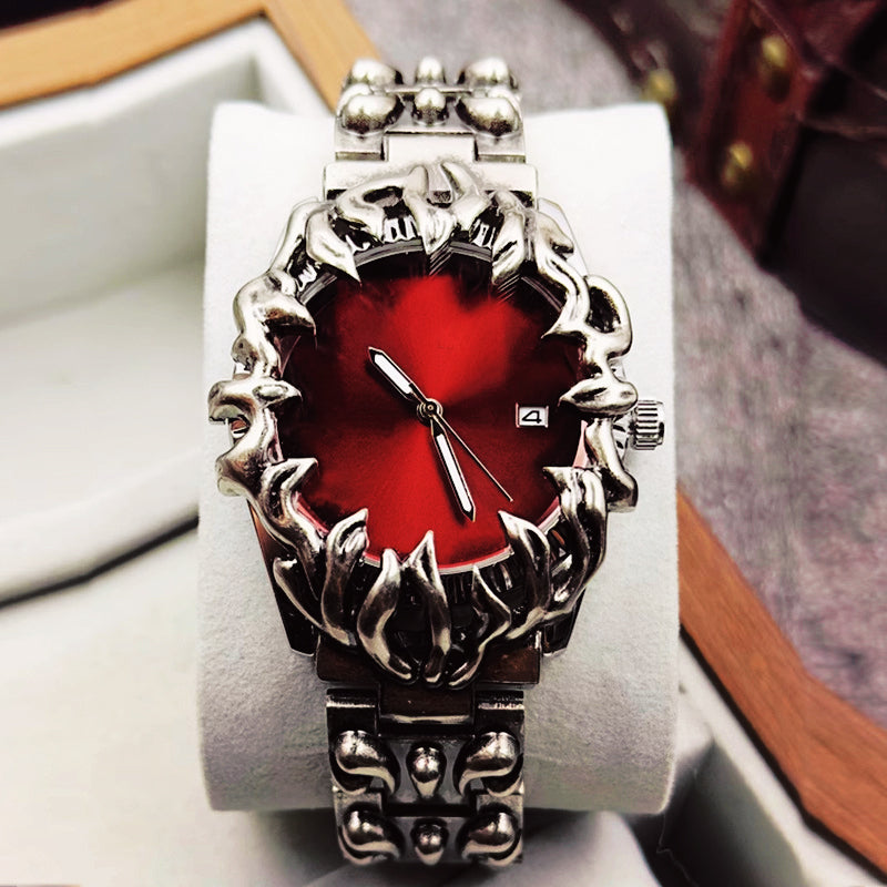 Unisex klocka i svart med distinkt skulptural design, mångsidig accessoar för alla tillfällen.