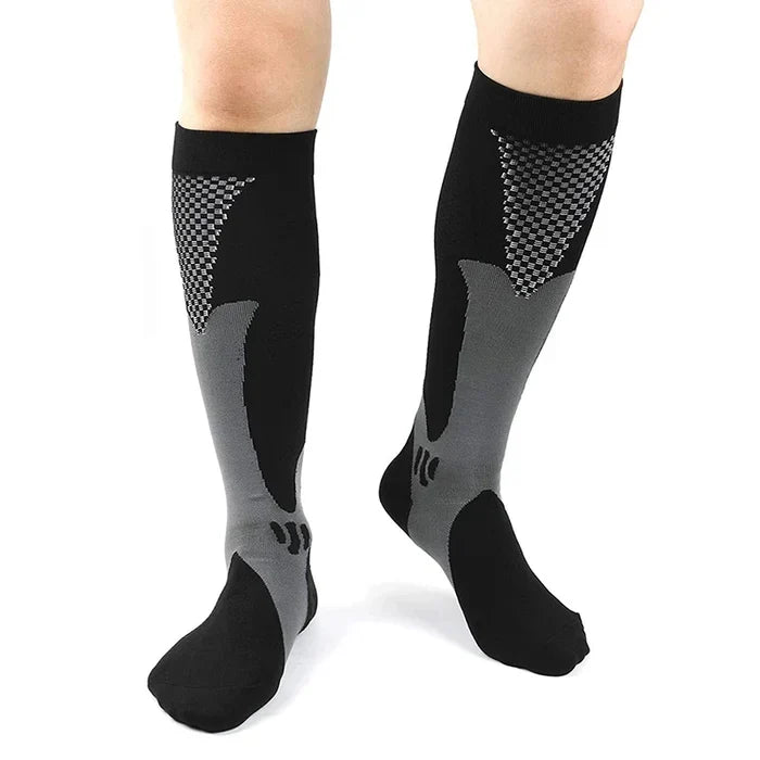 Bekväma unisex stödstrumpor i 3-pack, idealiska för resor, långa dagar och återhämtning efter träning. Förbättrar blodcirkulationen.