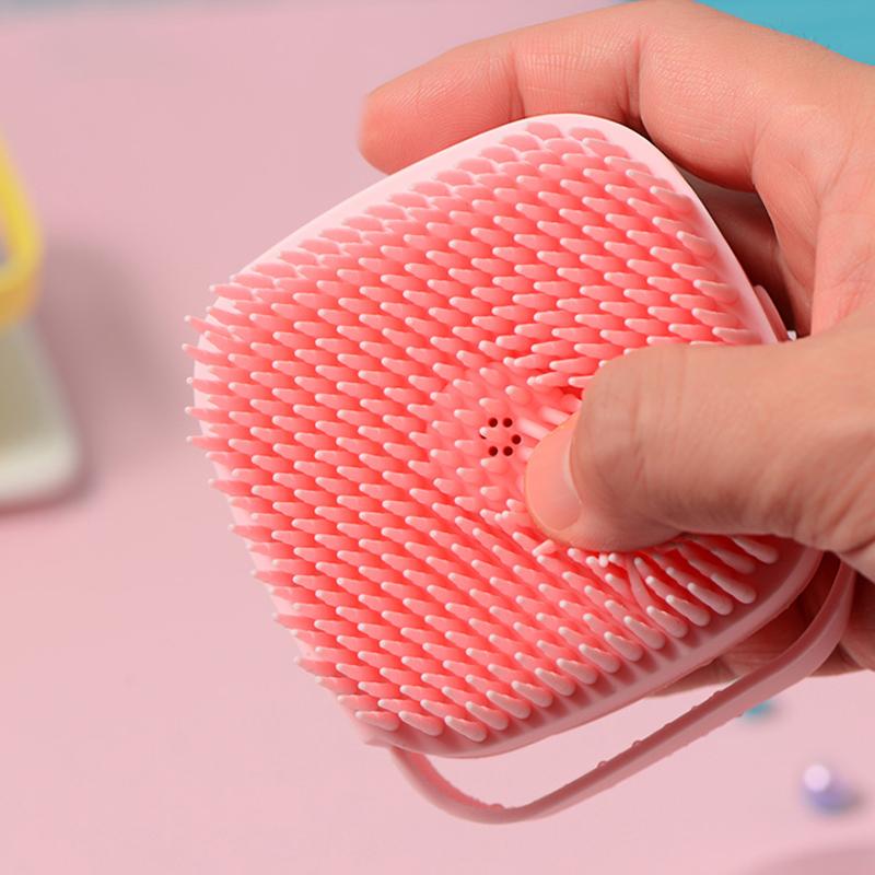 Unisex mjuk silikon badmassageborste i flera färger, ergonomisk design, perfekt för daglig vård och rengöring.