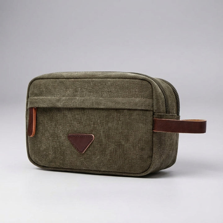 Kompakt resenecessär med dubbla fack, unisex design för lättåtkomlig förvaring under resan.