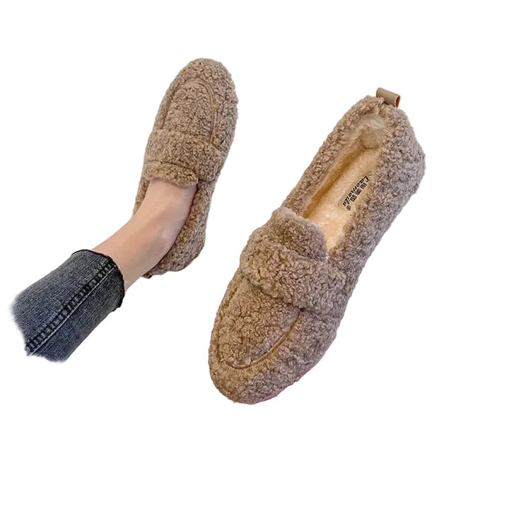 Unisex plyschtofflor, grå, med halkfri sula, perfekta för hemmet och mysiga inomhus.