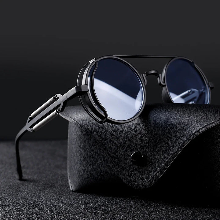 Edgy retro solglasögon med runda linser. Unisex modeaccessoar med mekaniska detaljer för trendig stil.