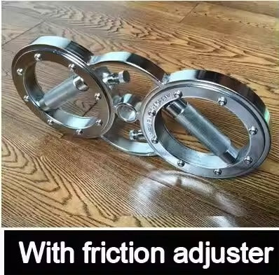 Person använder rotationsmaskin för att förbättra rotationsstyrka, balans och funktionell rörelseförmåga.