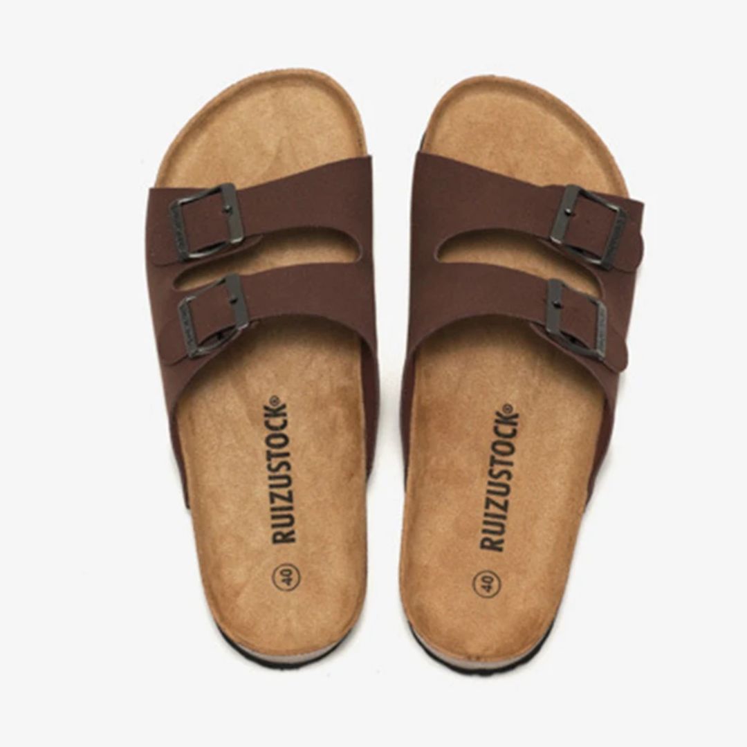 Mångsidiga unisex sandaler, perfekta som vardagsskor eller för strand och sommaräventyr.