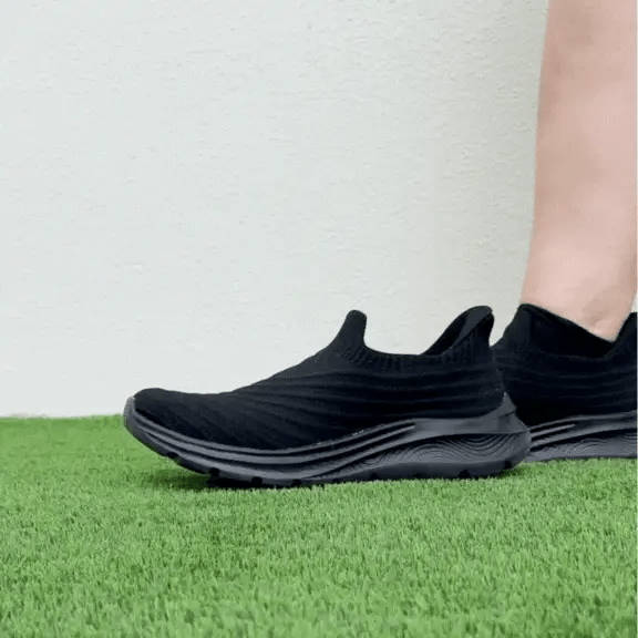 Bekväma unisex slip-in skor för enkel påtagning. Ergonomiska promenadskor med stötdämpning.