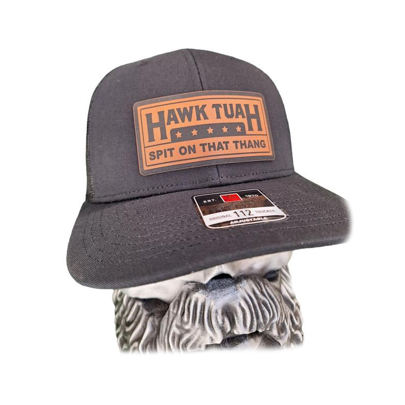 Unisex snapback baseballkeps i svart och grått, justerbar passform, stilren design, perfekt för både män och kvinnor.