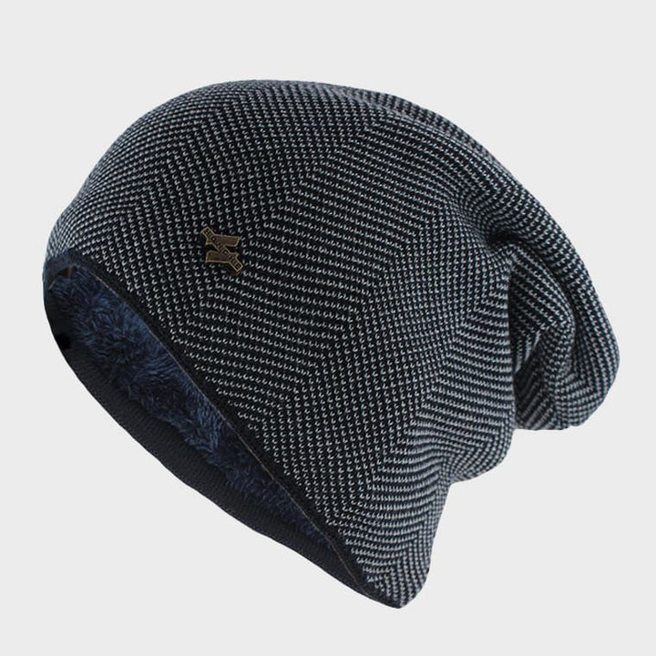 Modern casual unisex stickad mössa i ljus färgpalett, idealisk för höstmode och vinterstyling