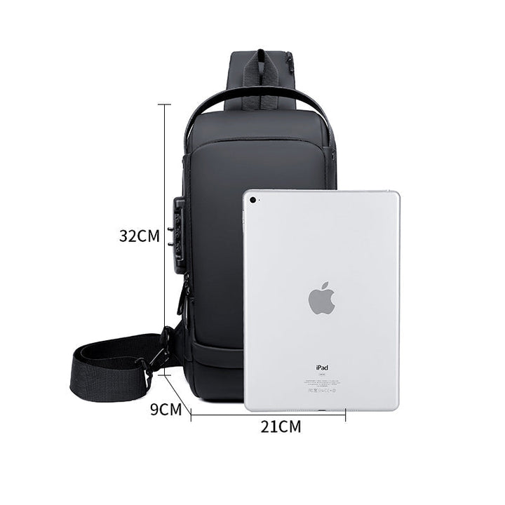 "Unisex stöldskydd bröstväska i svart PU, reflekterande detaljer, framifrån, säker och stilren för dagligt bruk."