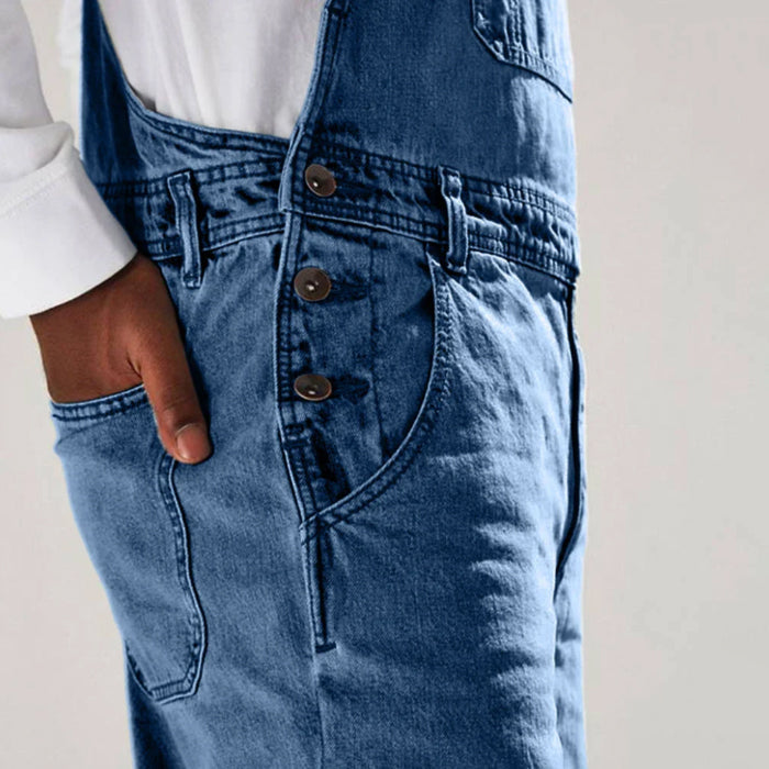 Vit bakgrundsbild av en unisex streetwear overall, redo att stylas för både vår- och höstmode.