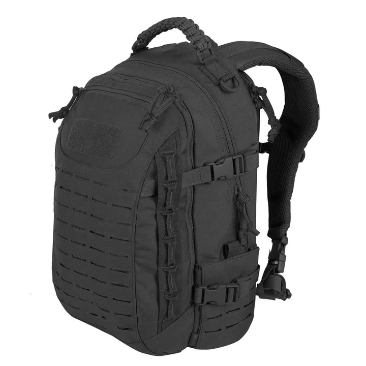 Bekväm taktisk ryggsäck TrailForce 30L, perfekt för längre vandringar och äventyr i naturen.