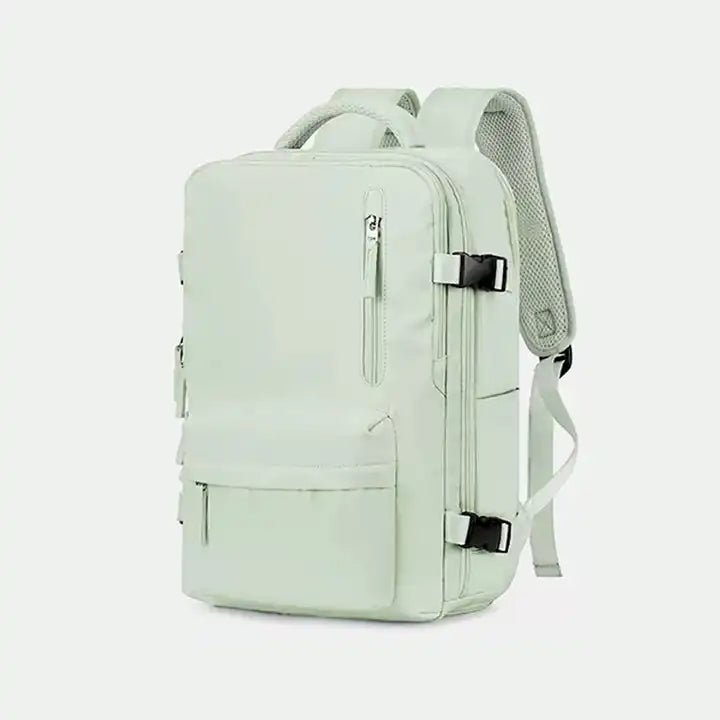 Profilvy av den funktionella TrailSafe Pro ryggsäcken, visar dess slimmade design & kapacitet.