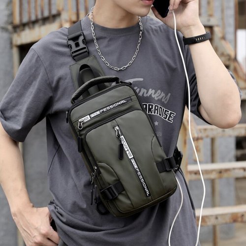 Unisex vattentät anti-stöld crossbody väska. Säker förvaring för värdesaker, perfekt för resor och vardag.