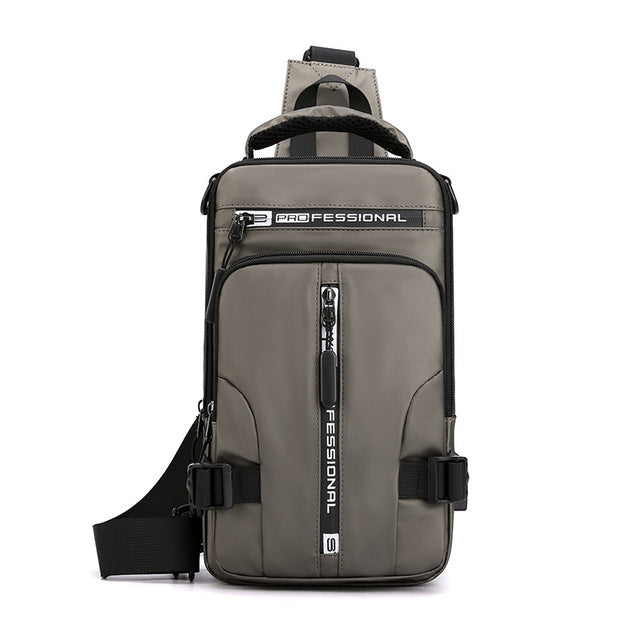 Modern svart unisex crossbody väska. Vattentät och anti-stöld, för säker och bekväm förvaring i vardagen.