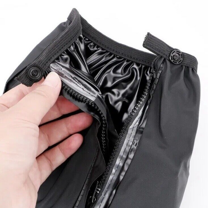 Enkla vattentäta skoöverdrag i silikon, unisex design. Snabbt regnskydd för dina skor.
