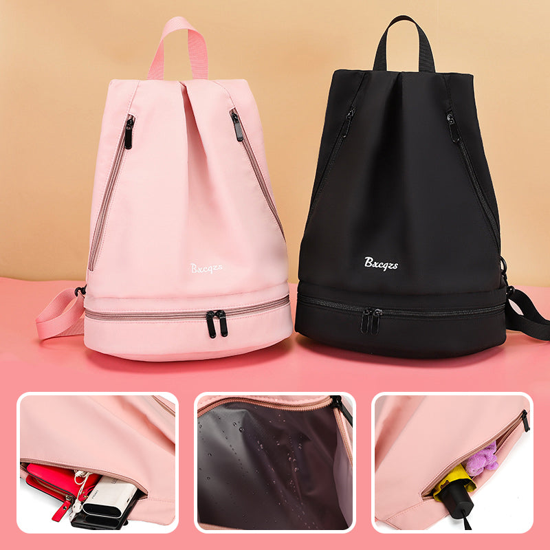 Unisex vattentät ryggsäck av nylon med fyrkantig design, andningsbar och slitstark, perfekt för alla äventyr.