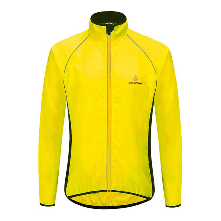 Unisex vattentät sport vindjacka i polyester, finns i flera färger som grön och orange, reflekterande detaljer.
