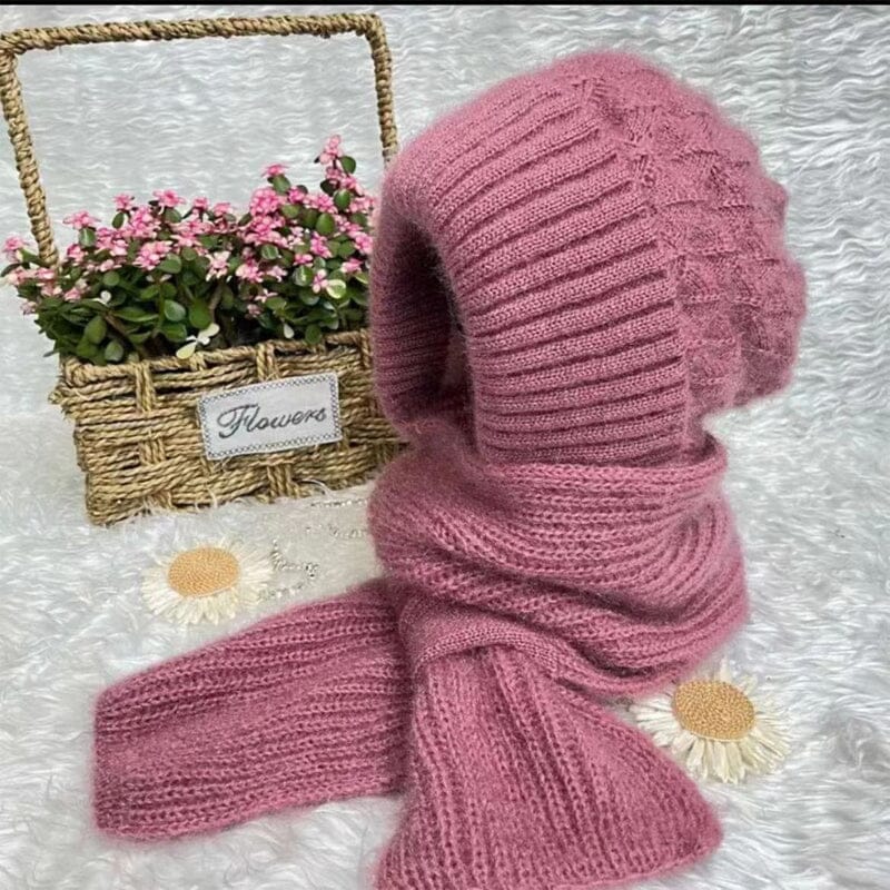 "Unisex vindtät mössa och halsduk i beige polyester, stiliga och funktionella för kalla vinterdagar. One size."