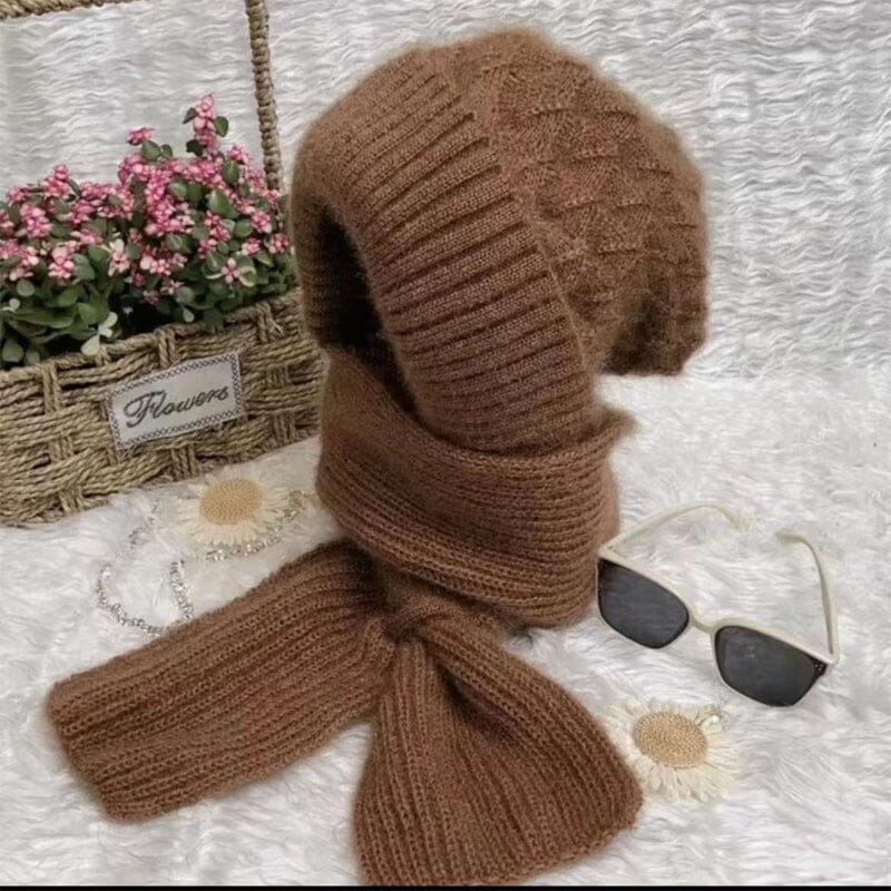 "Unisex vindtät mössa och halsduk i beige polyester, stiliga och funktionella för kalla vinterdagar. One size."