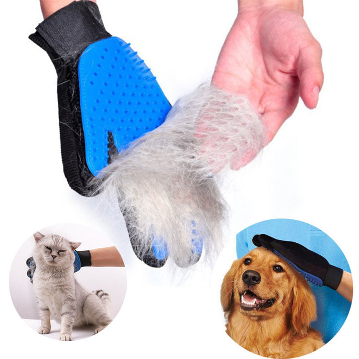 En hund njuter av pälsvård med universell groominghandske. Effektiv borste som varsamt tar bort lös päls.
