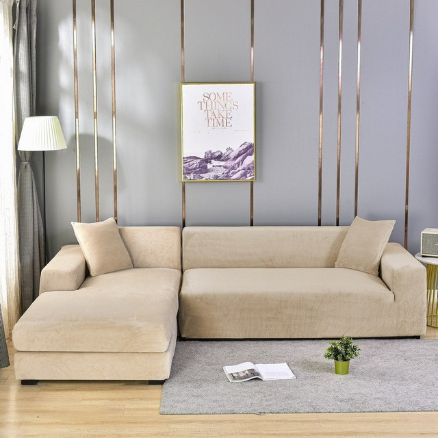 Universal sammets sofföverdrag i elegant grå. Skyddar soffan och förnyar vardagsrummets stil.