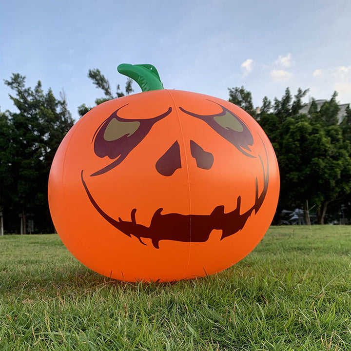 "Uppblåsbar LED-pumpa med färgskiftande ljus, perfekt för Halloween. Vattentät design för utomhusanvändning."