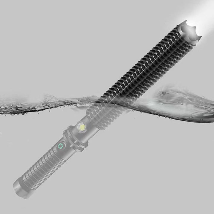 "Uppladdningsbar taktisk ficklampa, 90000 lumen, IPX5 vattentät, robust design, för äventyr och nödsituationer."