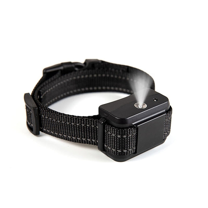Effektivt sprayhalsband mot skällande med citronella. Hjälper till med hundträning för ett tystare hem.