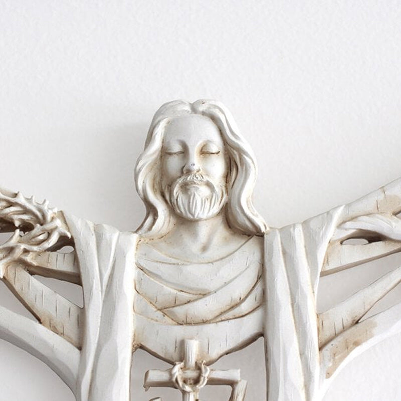"Uppstående Kristusväggkors med harts Jesusfigur, detaljerad design med upplyft Jesus och symboliska inslag, hängande dekor"