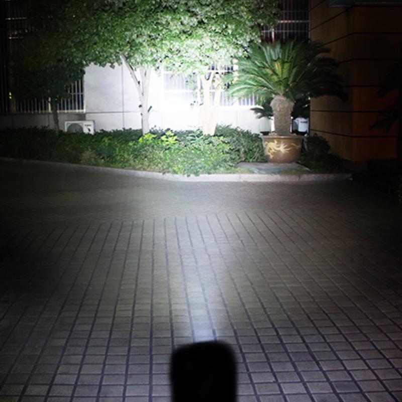 USB-laddningsbart cykelhorn och framljus i svart, erbjuder säker belysning och ljudsignaler för cykelturer, dag som natt.