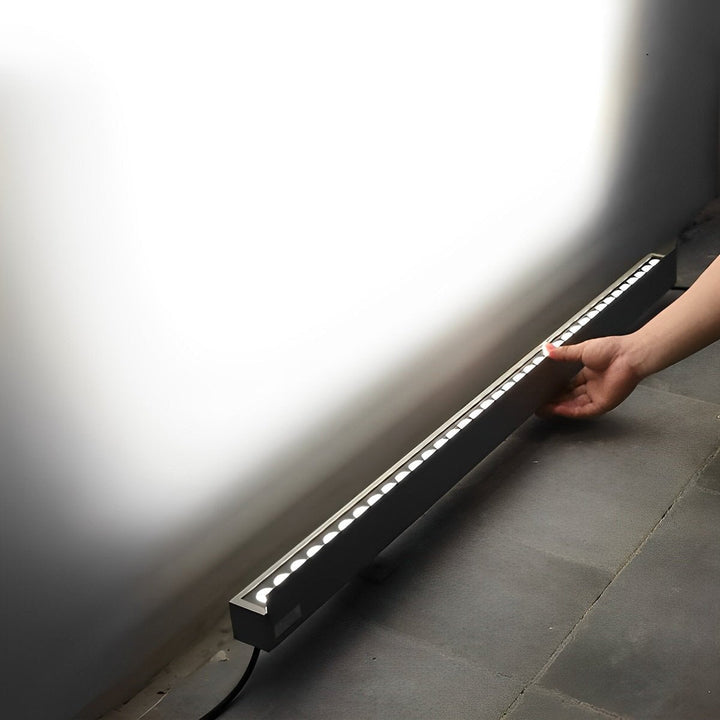Robust IP65 dimbar LED-lampa, energisnål utomhus vägglampa i svart aluminium för trädgård.