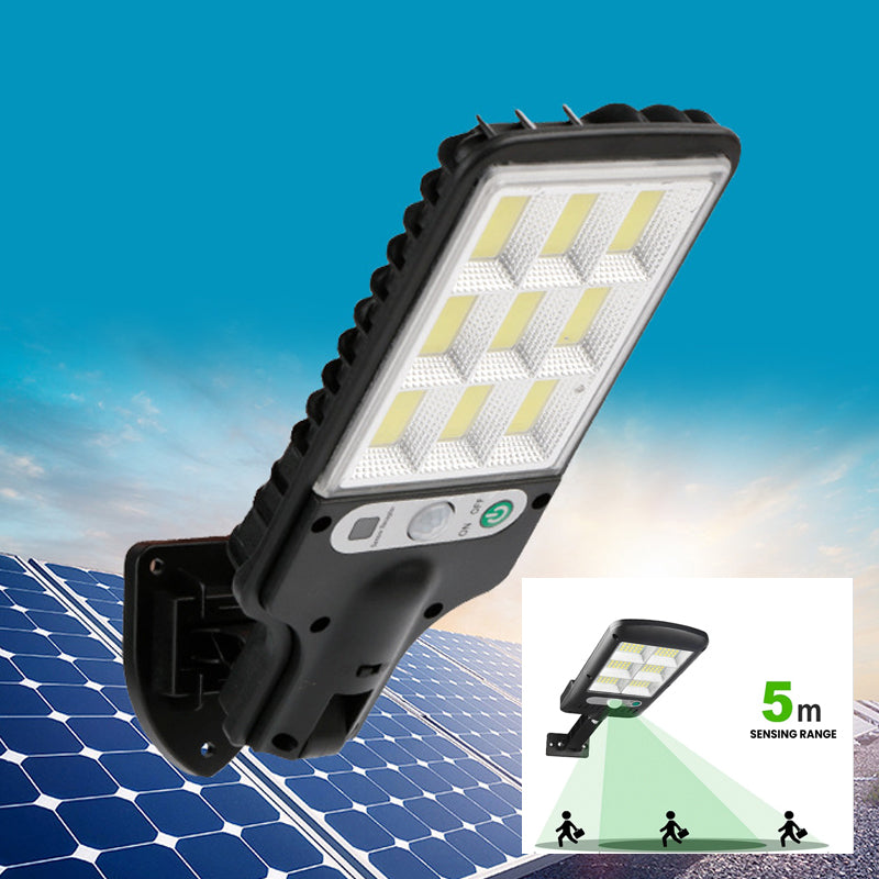 "Utomhus soldriven LED-lampa med rörelsedetektor och fjärrkontroll, 6000K kallvitt ljus, IP65 vattentät design."