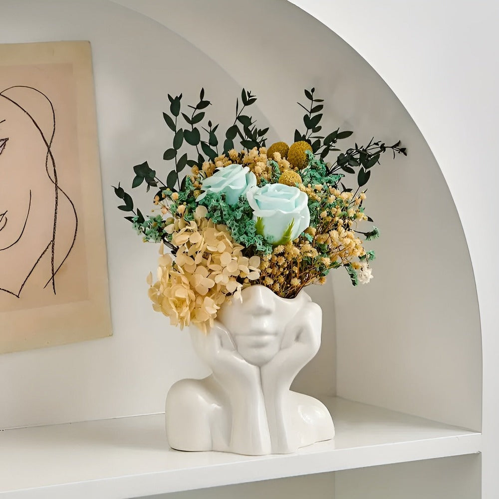 Glamourös ansiktsvas som en skulptur, elegant modern design för din heminredning.